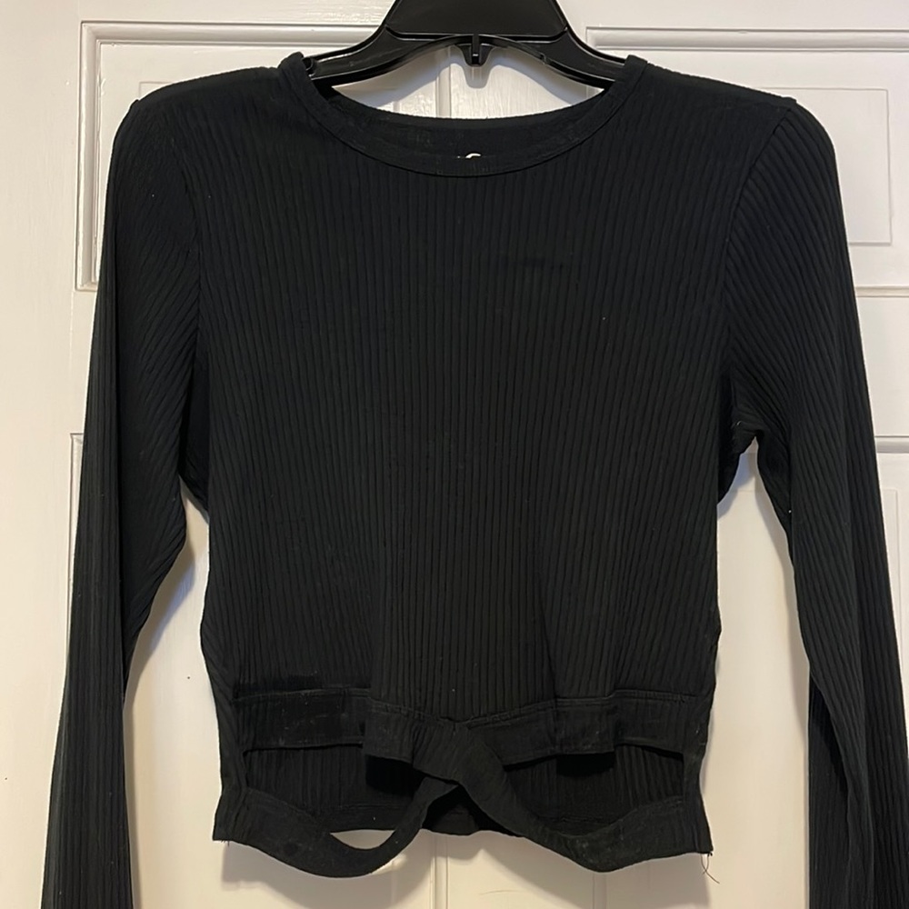 Hollister cropped cross waist top
